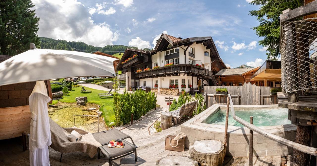 Chalet Elisabeth Dolomites Alpin & Charme Hotel Selva di Val Gardena Ngoại thất bức ảnh