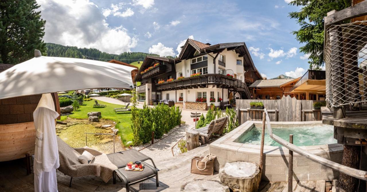 Chalet Elisabeth Dolomites Alpin & Charme Selva di Val Gardena Ngoại thất bức ảnh