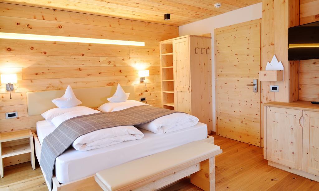 Chalet Elisabeth Dolomites Alpin & Charme Hotel Selva di Val Gardena Phòng bức ảnh