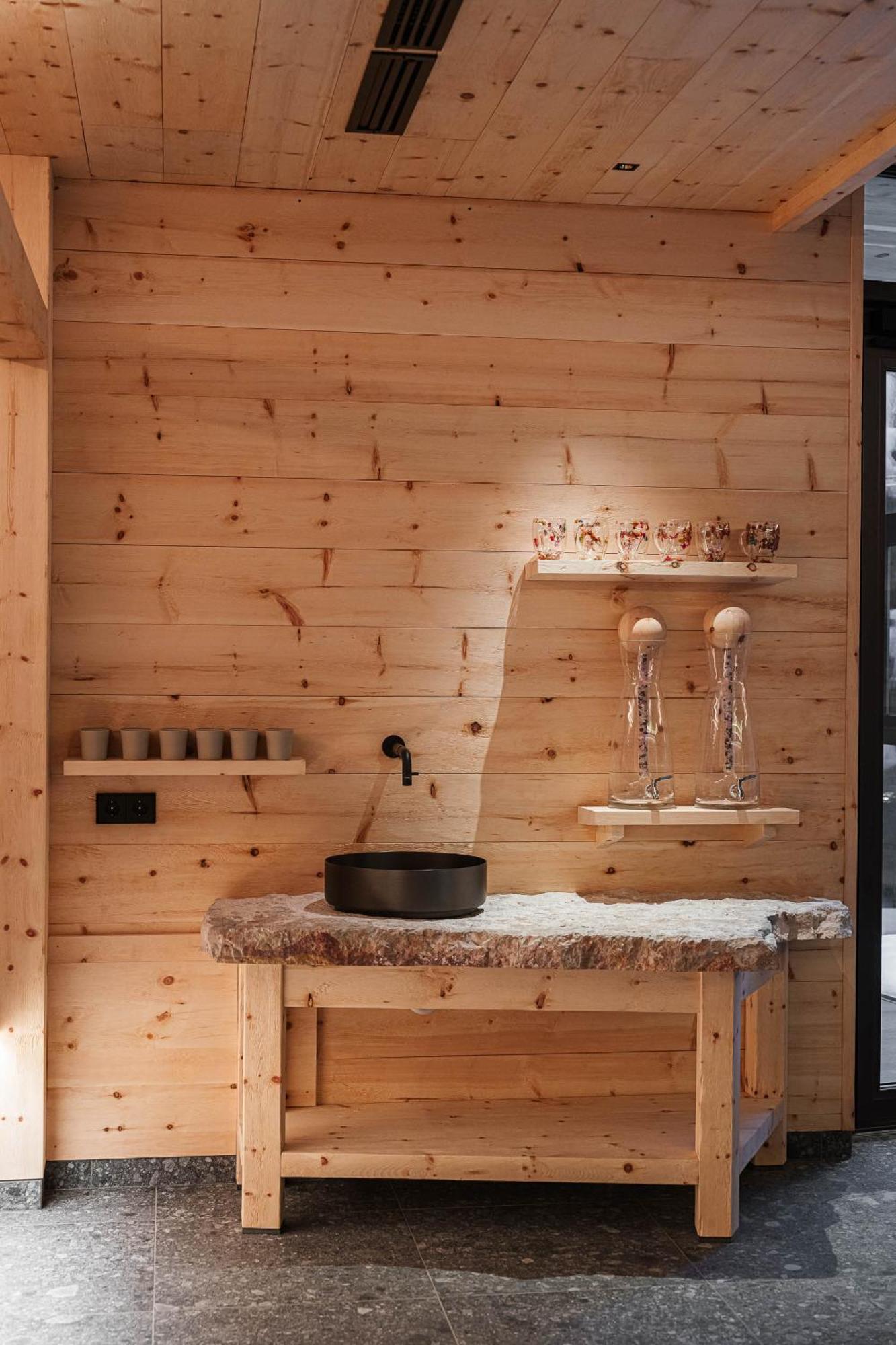 Chalet Elisabeth Dolomites Alpin & Charme Selva di Val Gardena Ngoại thất bức ảnh