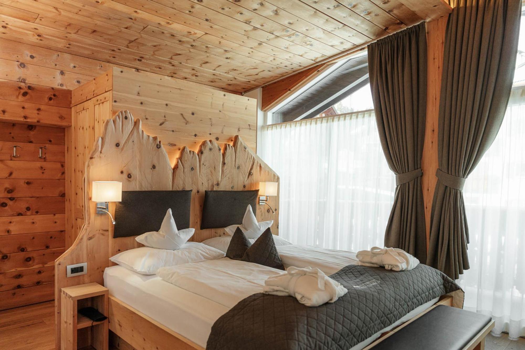 Chalet Elisabeth Dolomites Alpin & Charme Selva di Val Gardena Ngoại thất bức ảnh