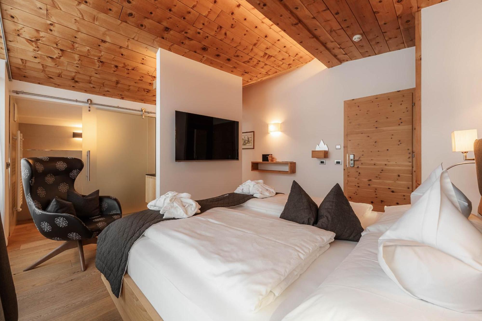 Chalet Elisabeth Dolomites Alpin & Charme Selva di Val Gardena Ngoại thất bức ảnh
