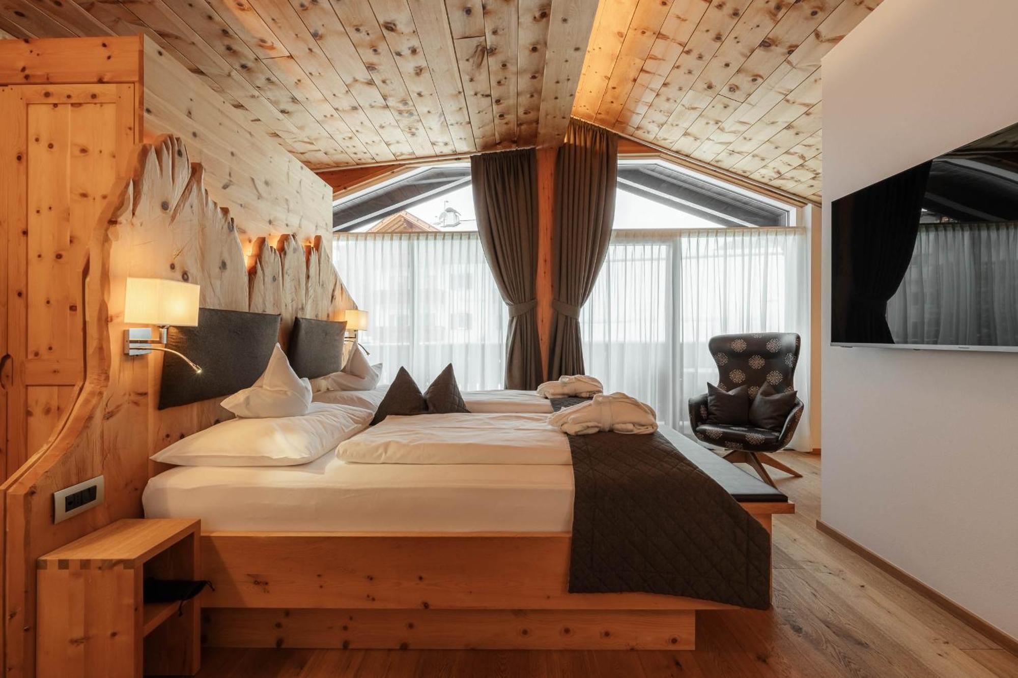 Chalet Elisabeth Dolomites Alpin & Charme Selva di Val Gardena Ngoại thất bức ảnh