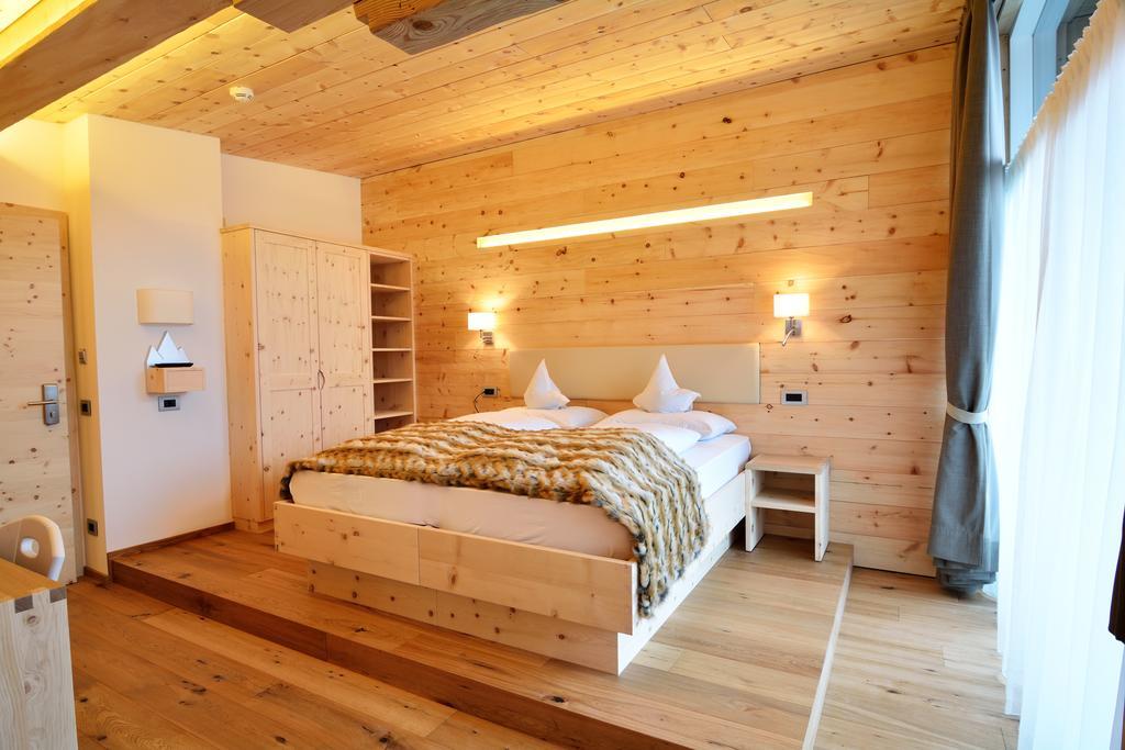 Chalet Elisabeth Dolomites Alpin & Charme Hotel Selva di Val Gardena Ngoại thất bức ảnh